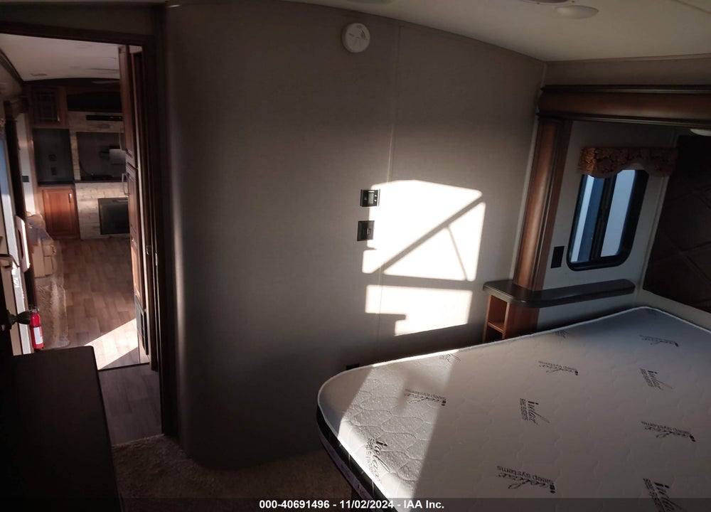 2017 KEYSTONE MONTANA TRAVEL TRAILER VIN: 4YDF30020H4702050
