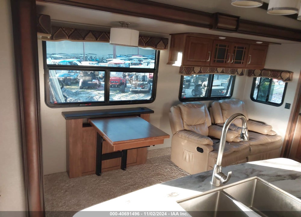 2017 KEYSTONE MONTANA TRAVEL TRAILER VIN: 4YDF30020H4702050