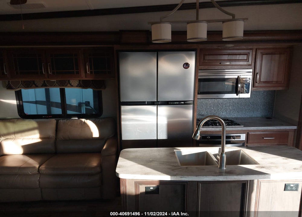 2017 KEYSTONE MONTANA TRAVEL TRAILER VIN: 4YDF30020H4702050