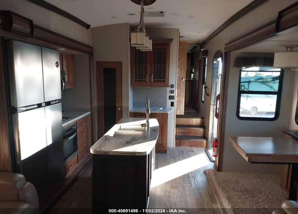 2017 KEYSTONE MONTANA TRAVEL TRAILER VIN: 4YDF30020H4702050