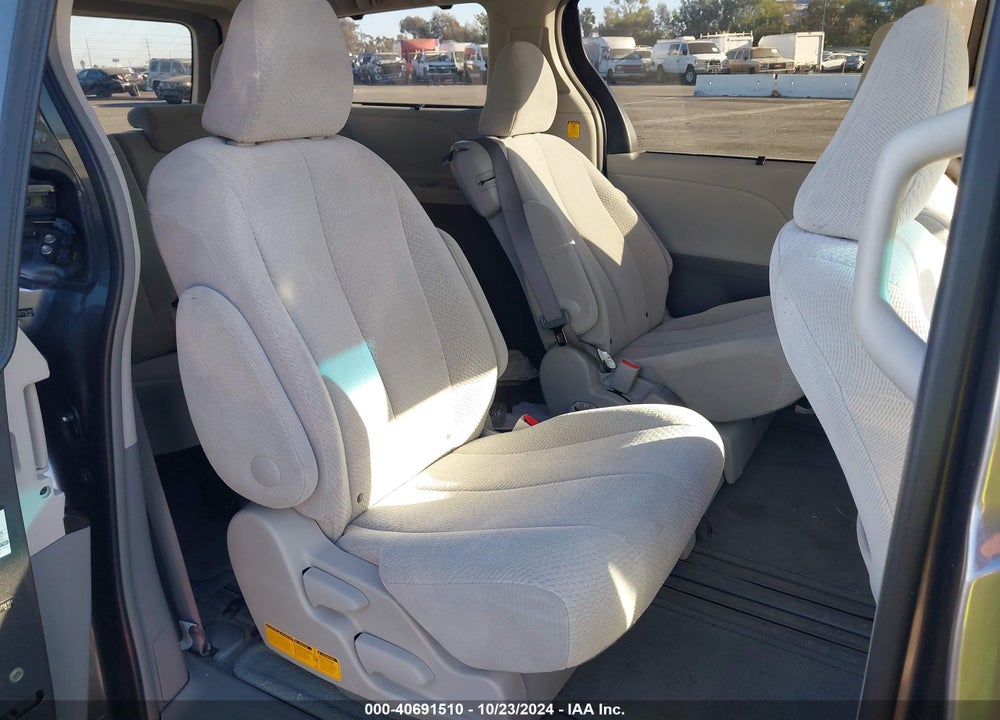 2011 TOYOTA SIENNA LE V6 VIN: 5TDKK3DC8BS114191