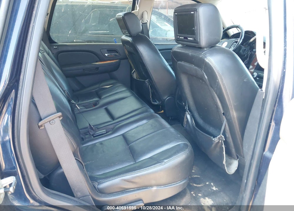 2007 CHEVROLET TAHOE LT VIN: 1GNFC13007R335419