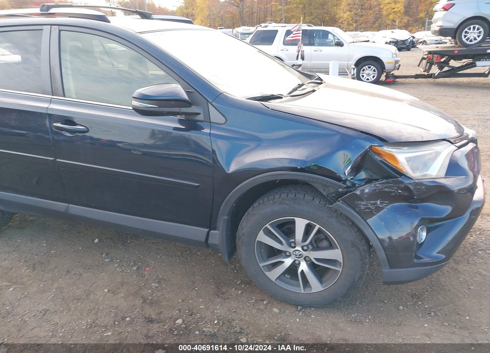 2017 TOYOTA RAV4 XLE VIN: JTMRFREV2HJ168386