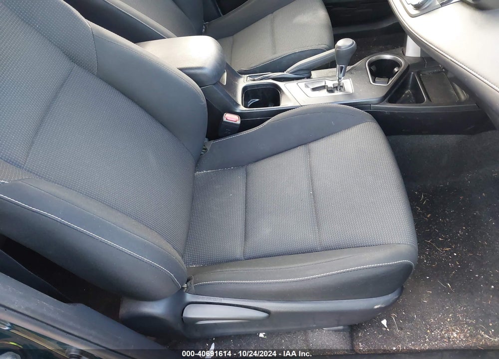 2017 TOYOTA RAV4 XLE VIN: JTMRFREV2HJ168386