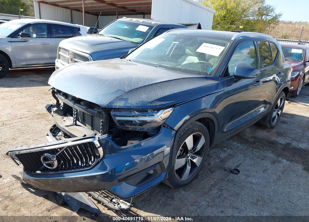 2021 VOLVO XC40 T5 MOMENTUM VIN: YV4162UK0M2396898