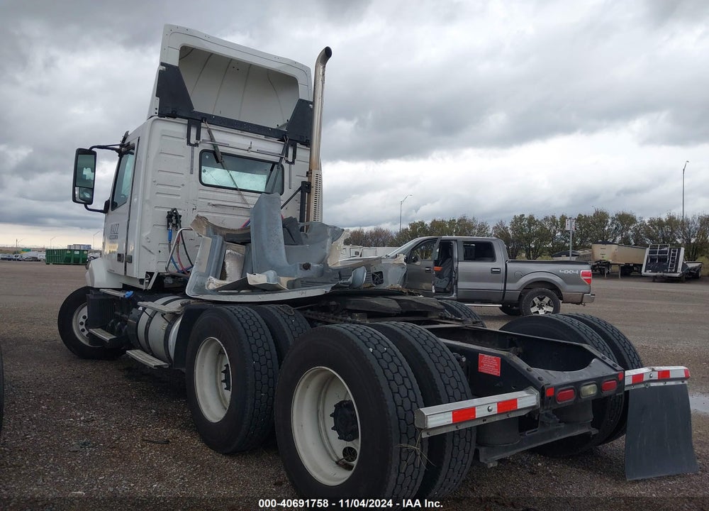 2015 VOLVO VN VNL VIN: 4V4NC9EH6FN186174