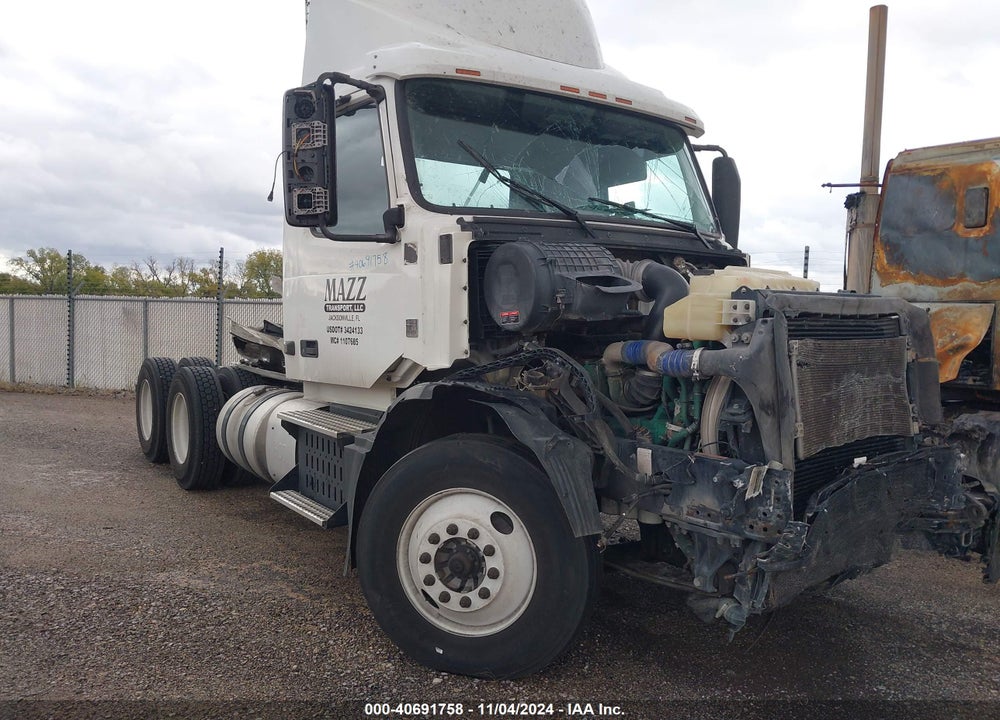 2015 VOLVO VN VNL VIN: 4V4NC9EH6FN186174