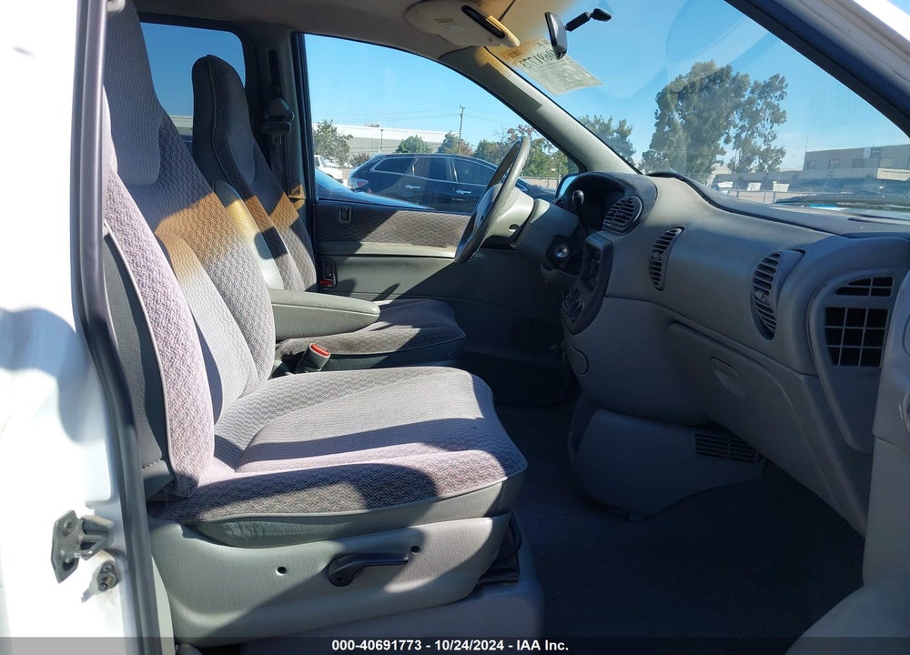 1999 DODGE GRAND CARAVAN SE VIN: 2B4GP44G7XR168949