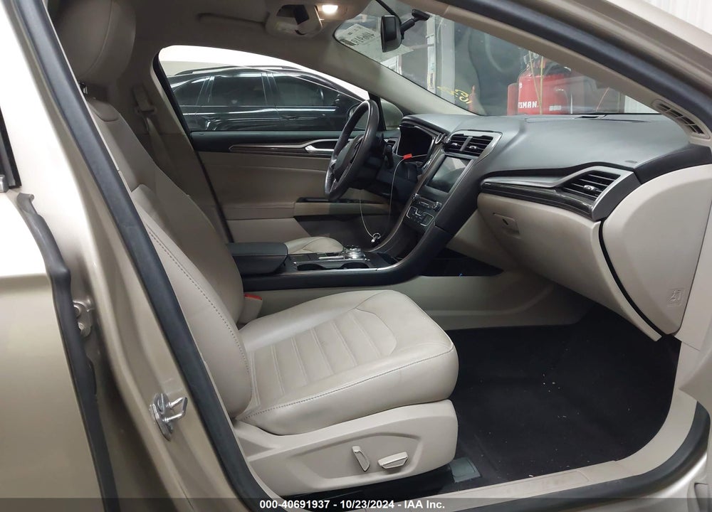 2017 FORD FUSION SE VIN: 3FA6P0HD4HR343604
