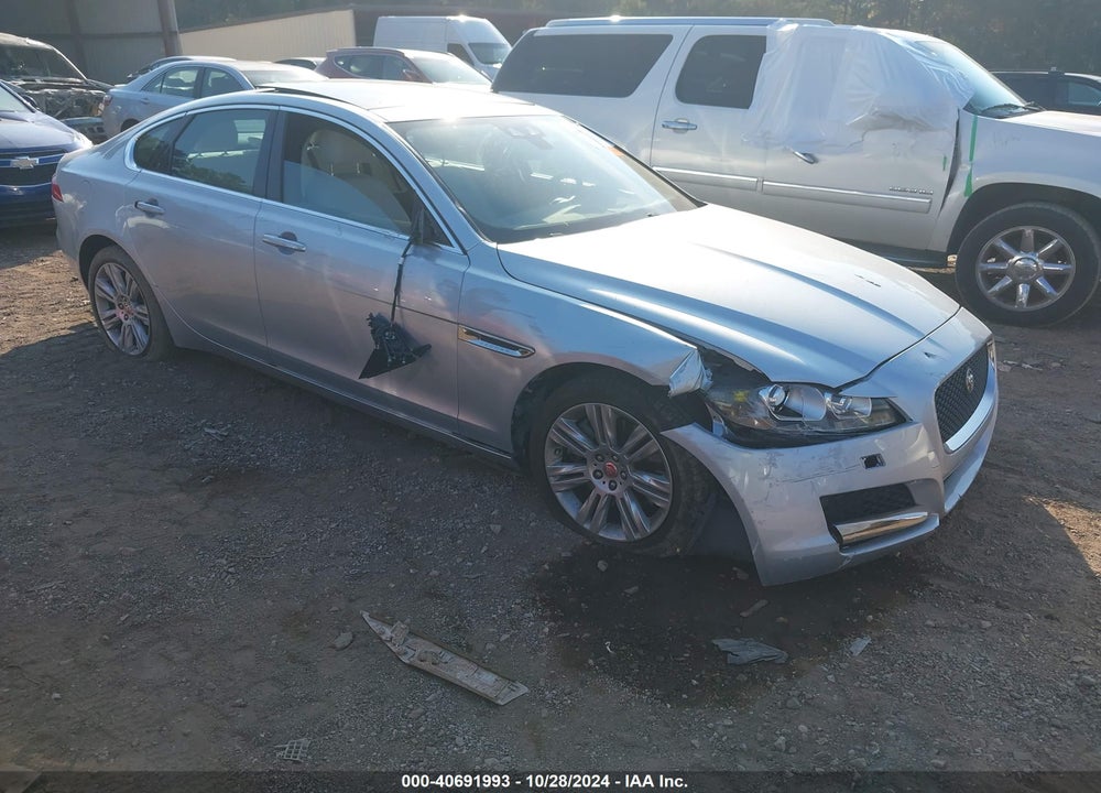 2017 JAGUAR XF 35T PREMIUM VIN: SAJBD4BV5HCY46665