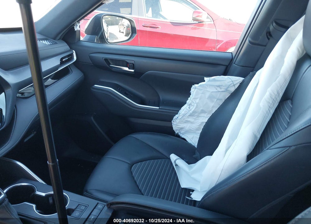 2022 TOYOTA HIGHLANDER XSE VIN: 5TDLZRAH0NS130831