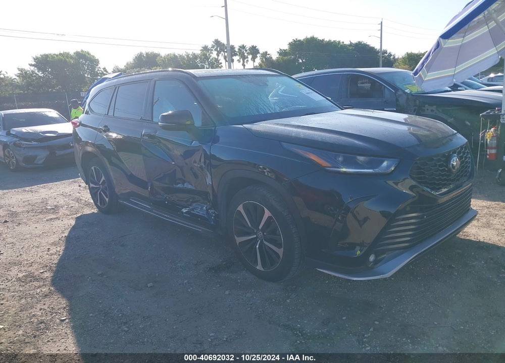 2022 TOYOTA HIGHLANDER XSE VIN: 5TDLZRAH0NS130831