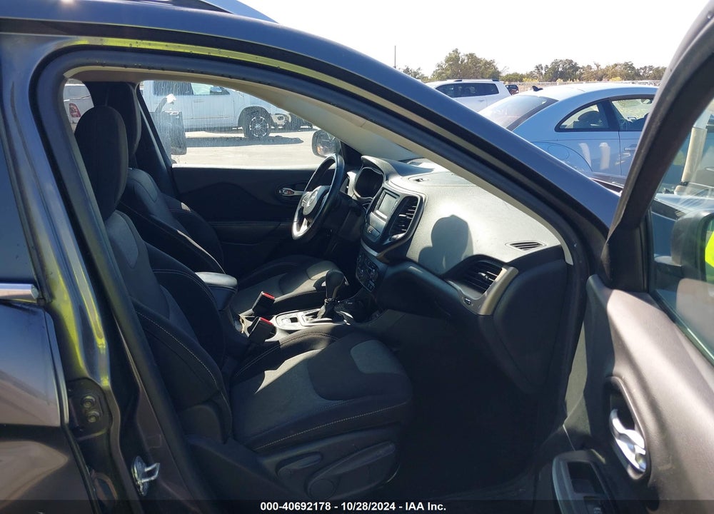 2014 JEEP CHEROKEE LATITUDE VIN: 1C4PJMCB6EW186289