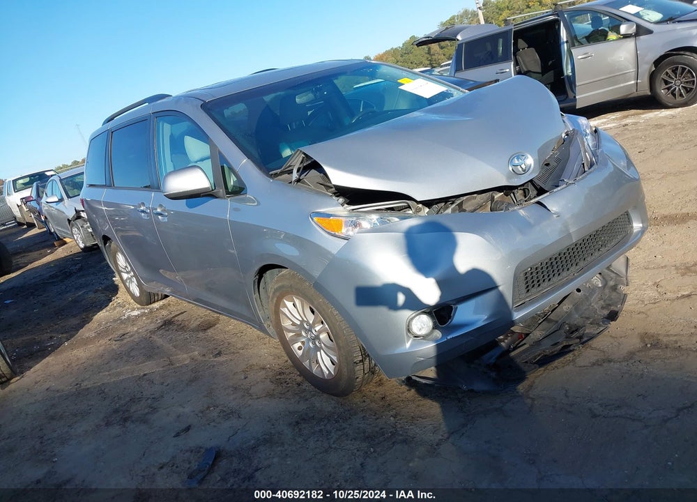 2017 TOYOTA SIENNA XLE LIMITED VIN: 5TDYZ3DCXHS895729