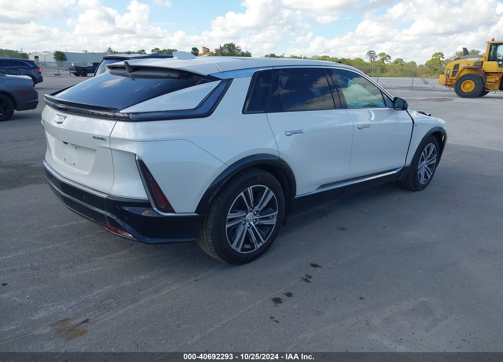 2024 CADILLAC LYRIQ LUXURY W/1SC VIN: 1GYKPPRK3RZ102672