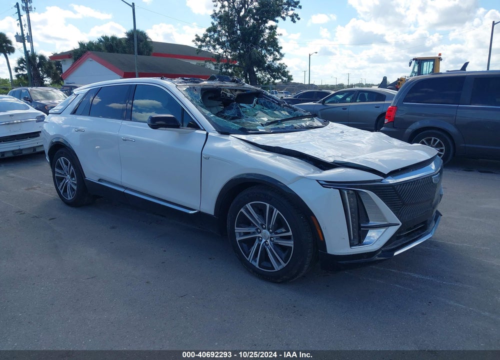 2024 CADILLAC LYRIQ LUXURY W/1SC VIN: 1GYKPPRK3RZ102672