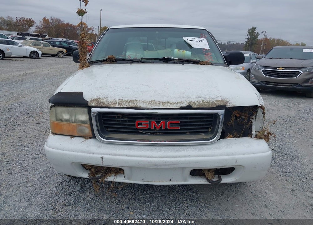 2002 GMC SONOMA VIN: 1GTDT13W92K118425
