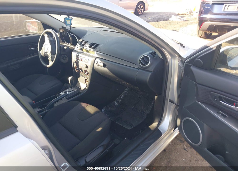 2008 MAZDA 3 S TOURING VIN: JM1BK324881808056