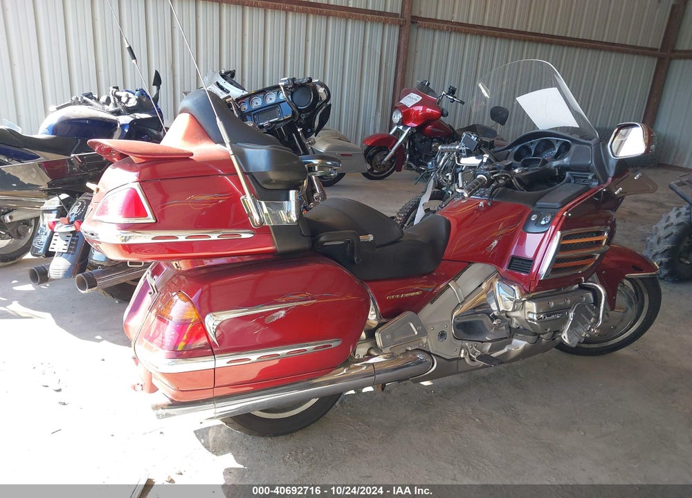 2001 HONDA GL1800 VIN: 1HFSC47051A000154