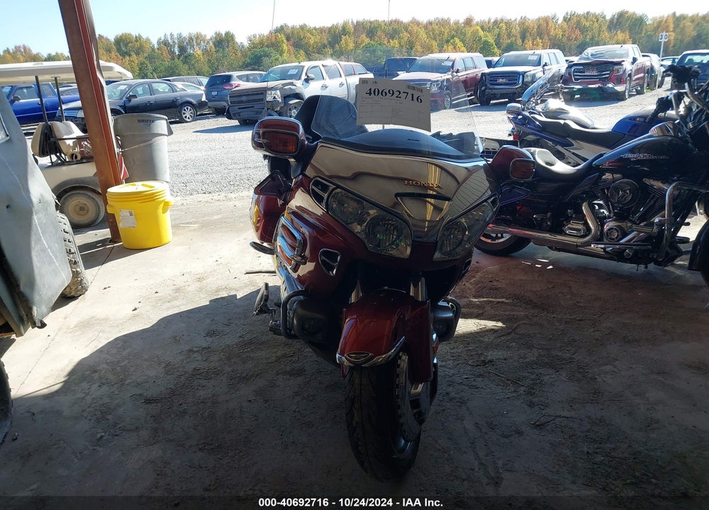2001 HONDA GL1800 VIN: 1HFSC47051A000154