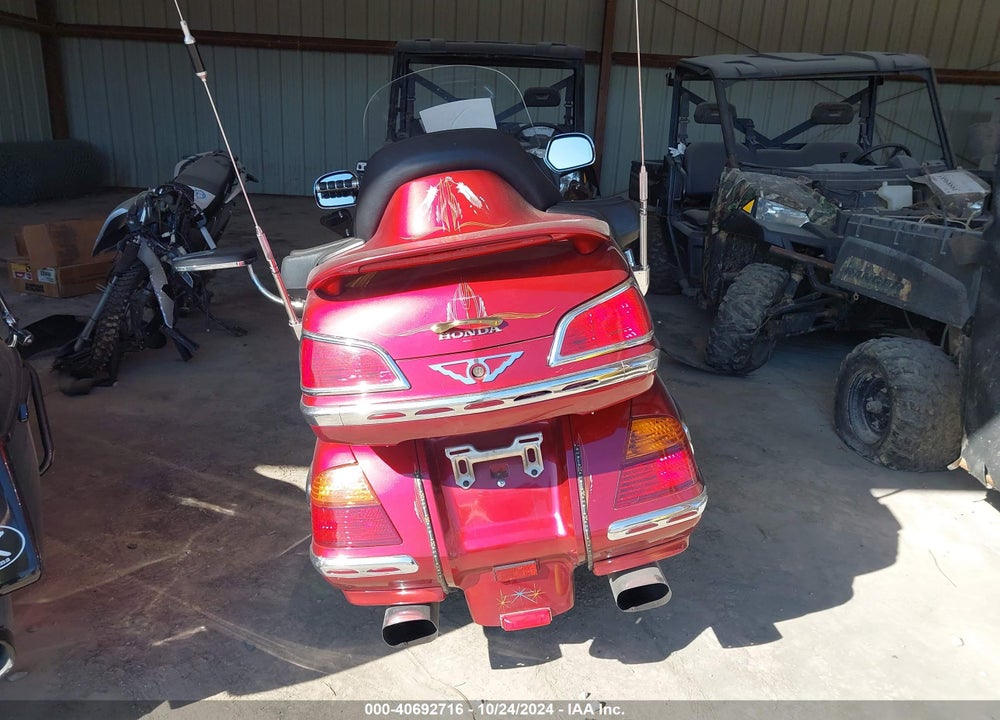 2001 HONDA GL1800 VIN: 1HFSC47051A000154