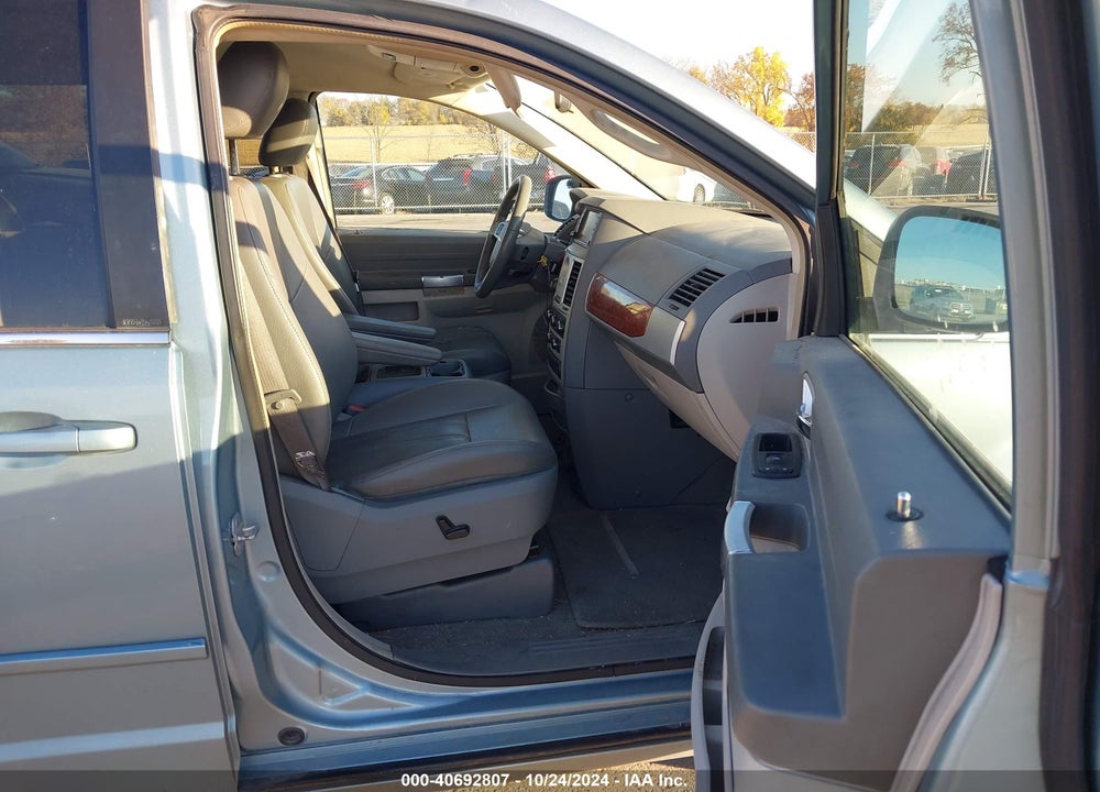 2008 CHRYSLER TOWN & COUNTRY TOURING VIN: 2A8HR54P28R844080