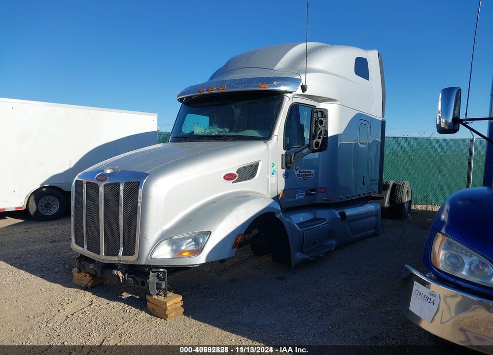 2020 PETERBILT 579 VIN: 1XPBDP9X0LD673646