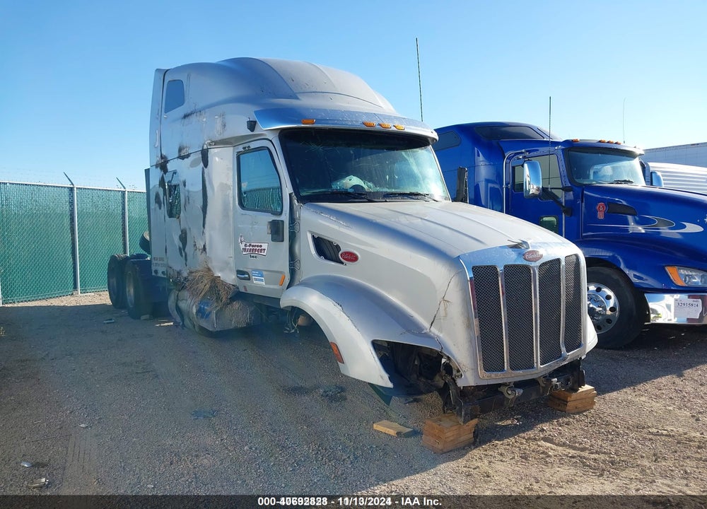 2020 PETERBILT 579 VIN: 1XPBDP9X0LD673646