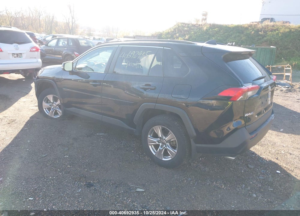 2022 TOYOTA RAV4 XLE VIN: 2T3P1RFV0NW324443
