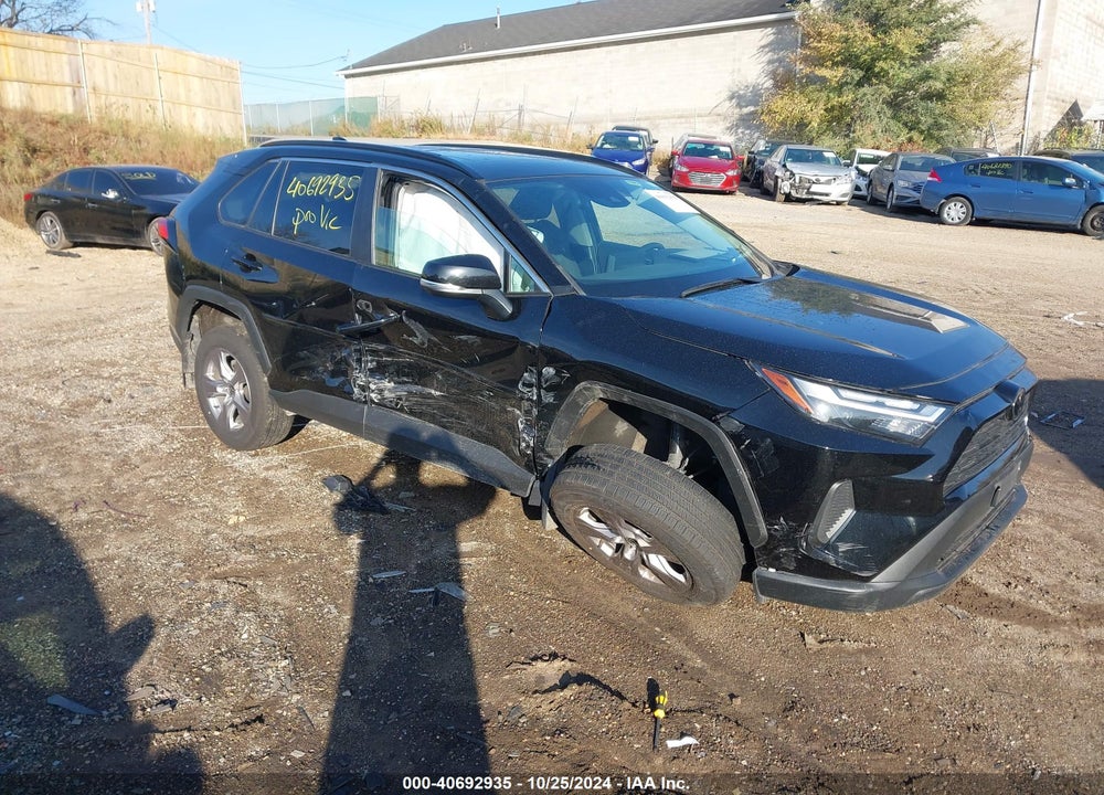 2022 TOYOTA RAV4 XLE VIN: 2T3P1RFV0NW324443