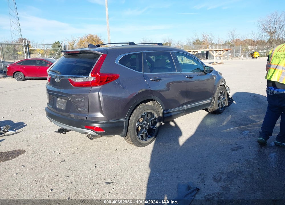 2018 HONDA CR-V TOURING VIN: 7FARW2H98JE093880