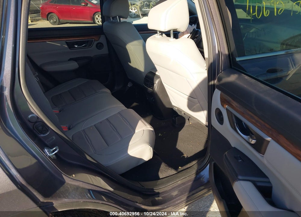 2018 HONDA CR-V TOURING VIN: 7FARW2H98JE093880