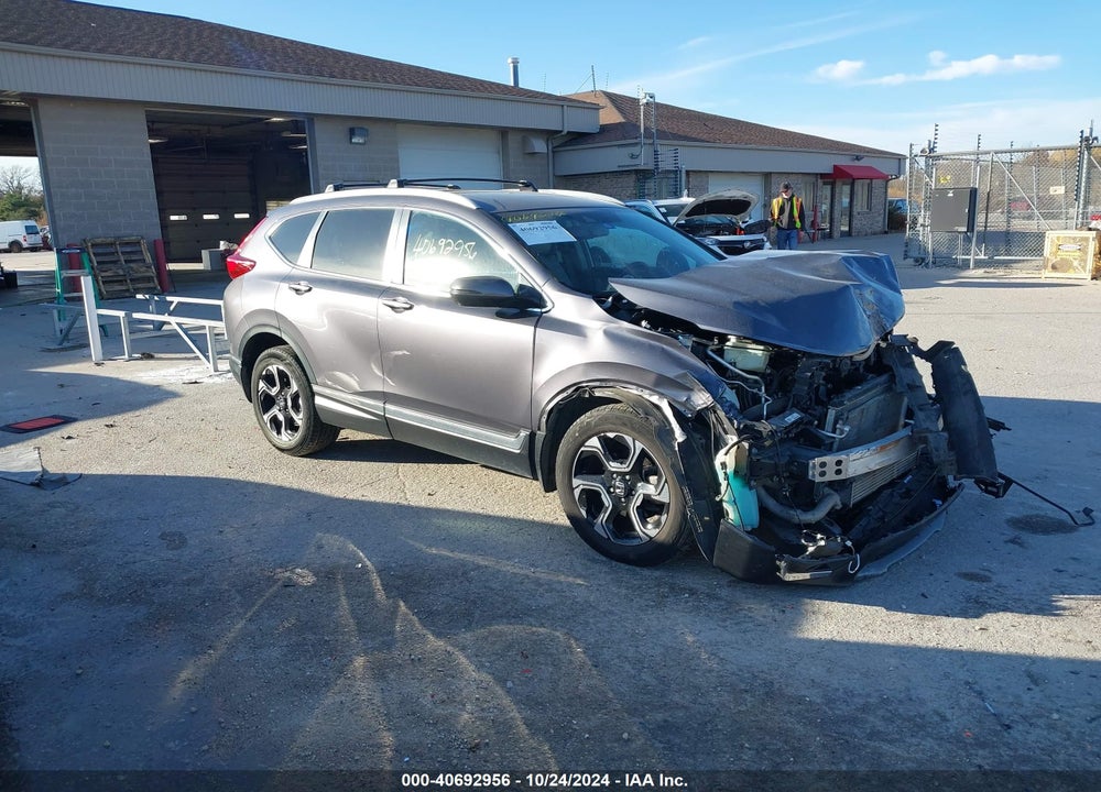 2018 HONDA CR-V TOURING VIN: 7FARW2H98JE093880