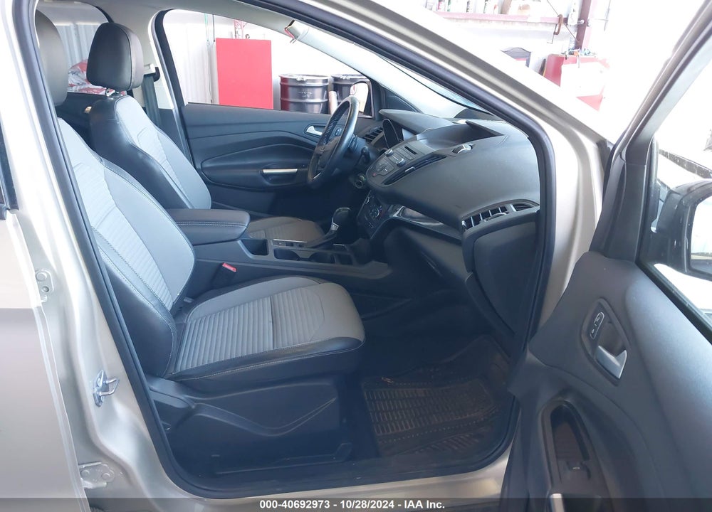 2017 FORD ESCAPE SE VIN: 1FMCU9GDXHUD63663