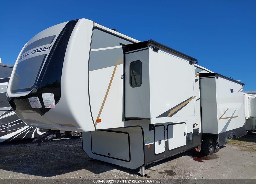 2022 CEDAR CREEK OTHER VIN: 4X4FCRG21NS228544