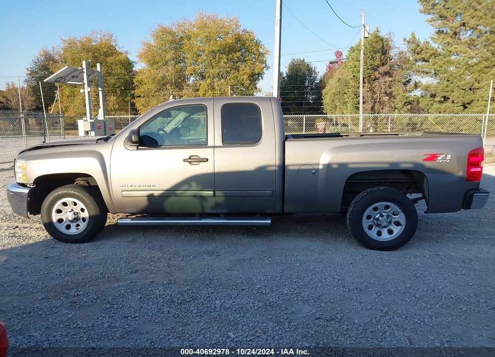 2013 CHEVROLET SILVERADO 1500 LT VIN: 1GCRKSE71DZ229498