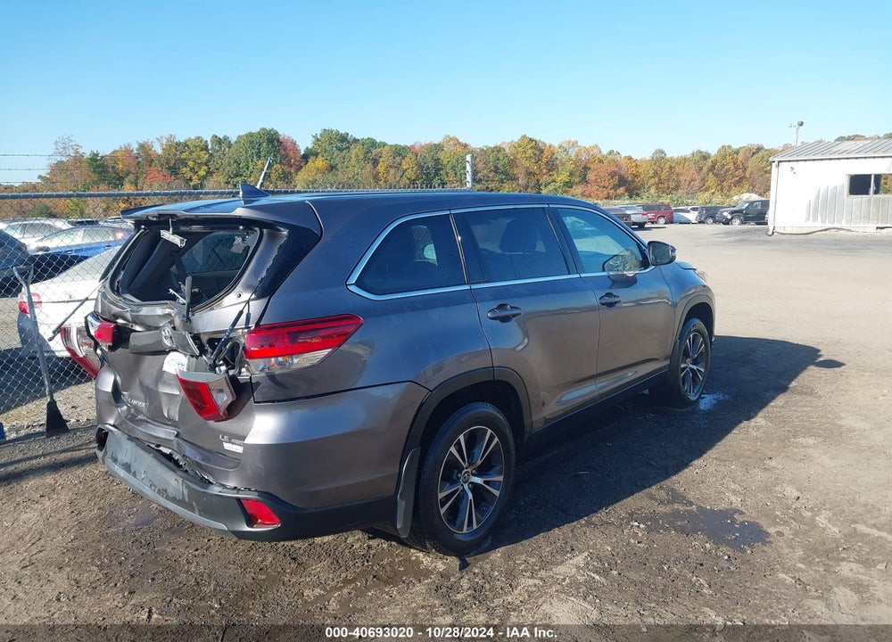 2019 TOYOTA HIGHLANDER LE PLUS VIN: 5TDBZRFH0KS730099
