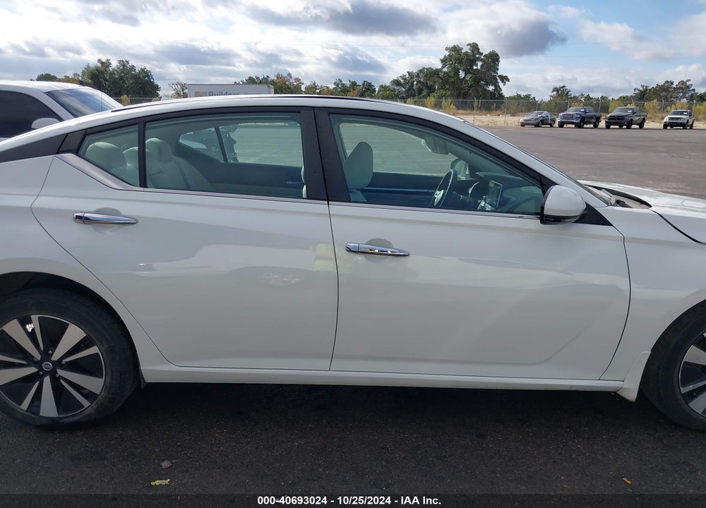 2022 NISSAN ALTIMA SV FWD VIN: 1N4BL4DV4NN352592