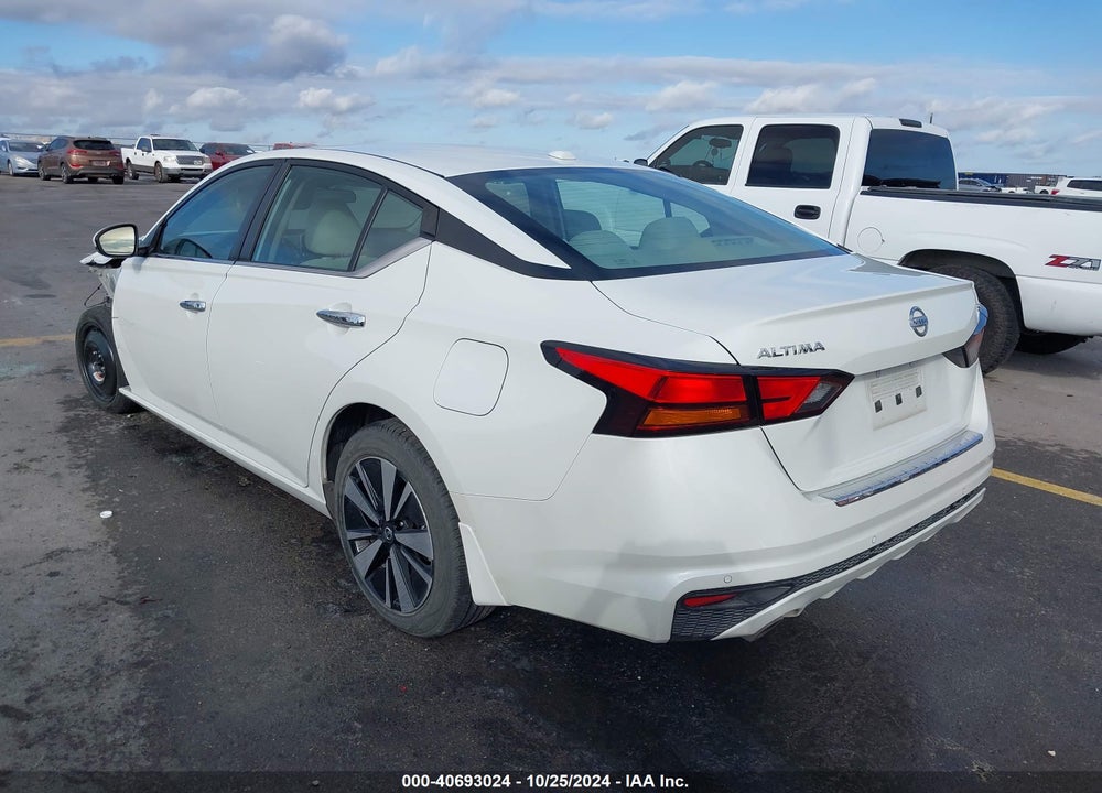 2022 NISSAN ALTIMA SV FWD VIN: 1N4BL4DV4NN352592