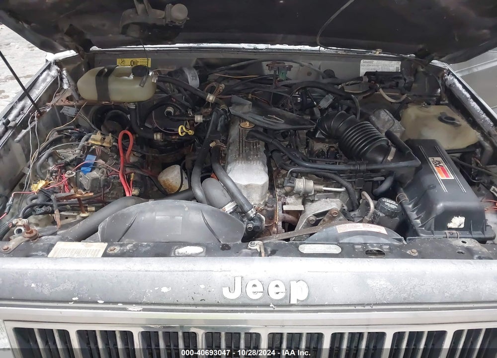 1988 JEEP CHEROKEE LAREDO VIN: 1JCML7842JT061129