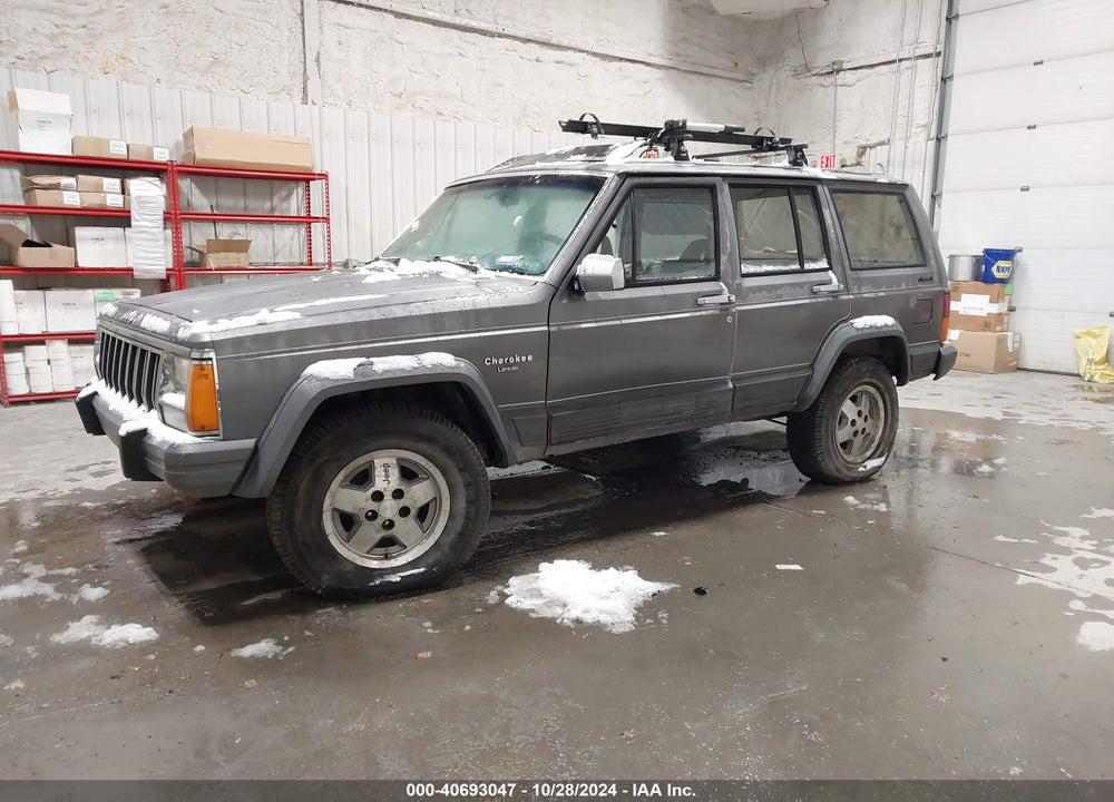 1988 JEEP CHEROKEE LAREDO VIN: 1JCML7842JT061129