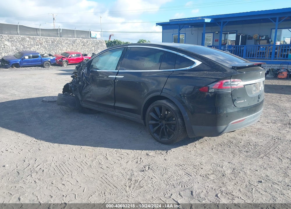 2018 TESLA MODEL X 100D/75D/P100D VIN: 5YJXCAE20JF090985