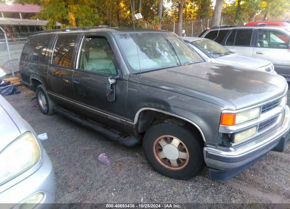 1999 CHEVROLET SUBURBAN 1500 LT VIN: 3GNEC16RXXG221224