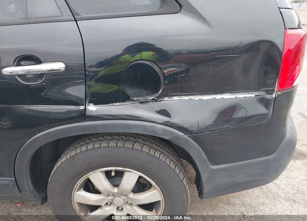 2012 KIA SORENTO LX VIN: 5XYKT3A1XCG203436