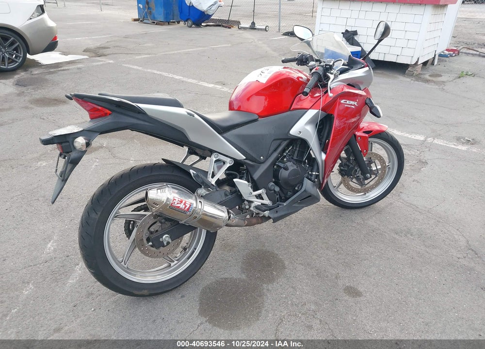 2011 HONDA CBR250 R VIN: MLHMC4113B5002206
