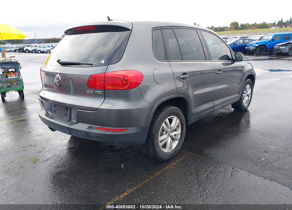 2013 VOLKSWAGEN TIGUAN S VIN: WVGAV3AX2DW621984