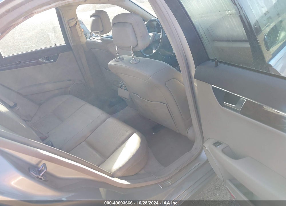 2011 MERCEDES-BENZ C 300 LUXURY 4MATIC/SPORT 4MATIC VIN: WDDGF8BB4BR143340