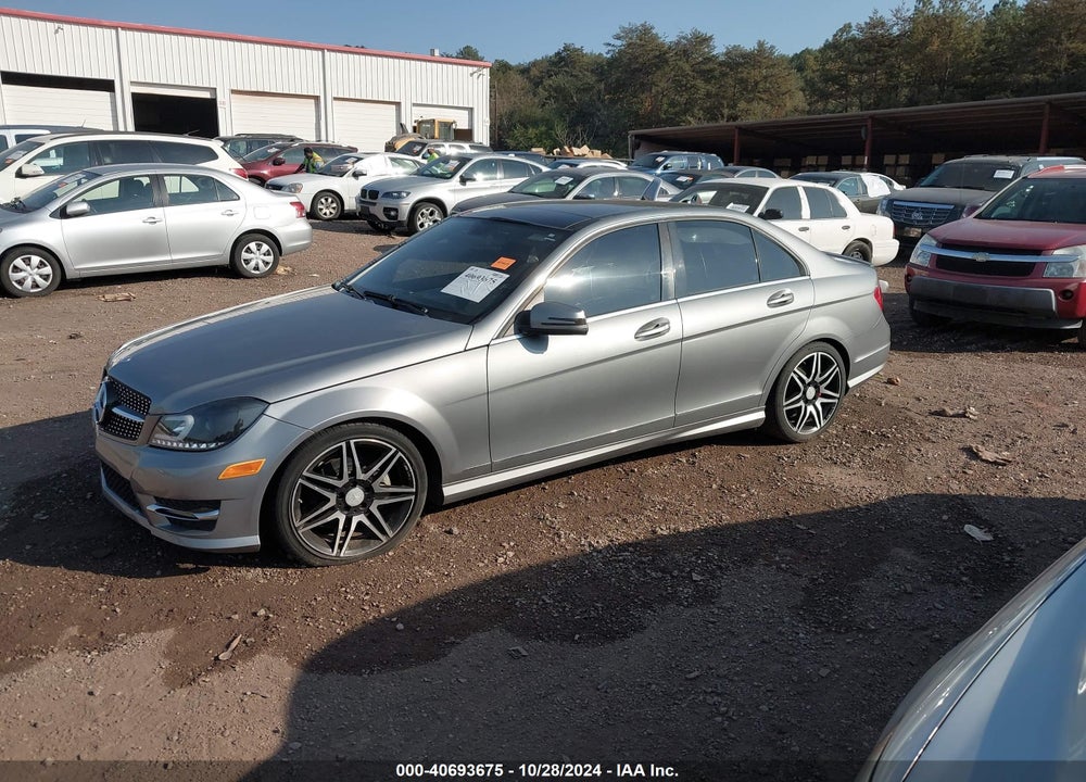 2013 MERCEDES-BENZ C 250 LUXURY/SPORT VIN: WDDGF4HB0DR261551