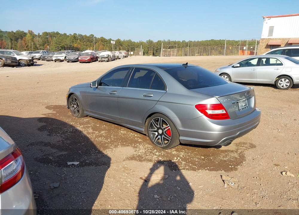 2013 MERCEDES-BENZ C 250 LUXURY/SPORT VIN: WDDGF4HB0DR261551