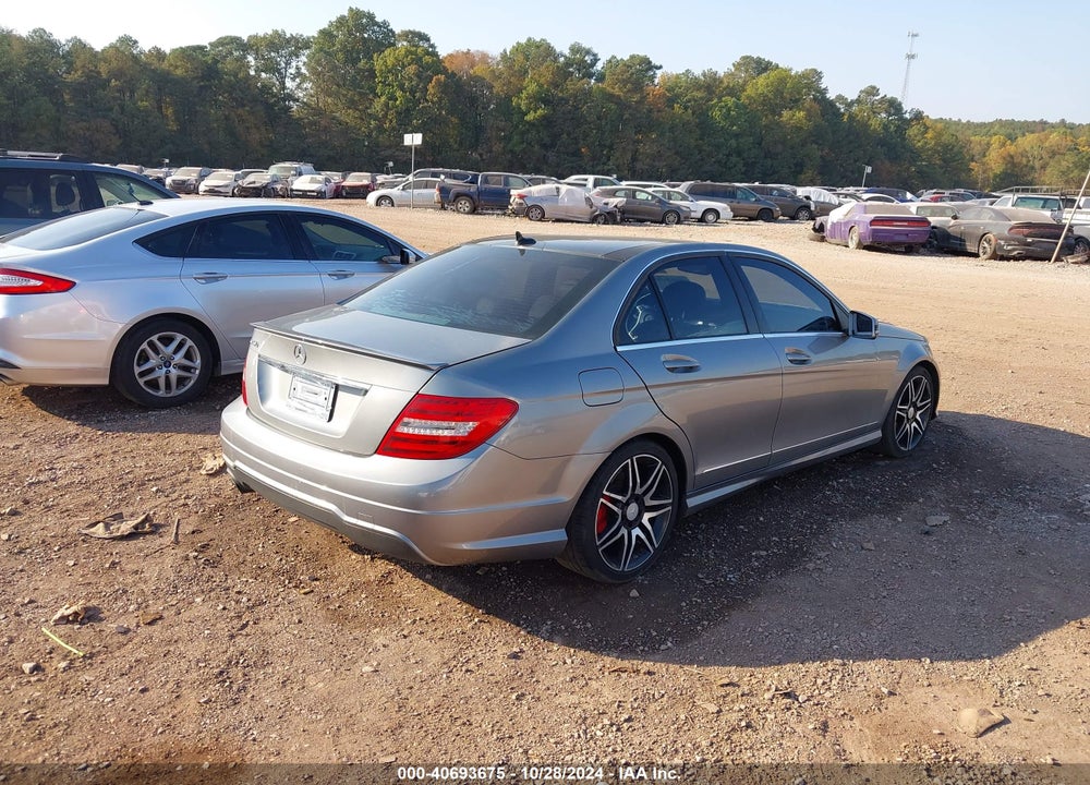 2013 MERCEDES-BENZ C 250 LUXURY/SPORT VIN: WDDGF4HB0DR261551